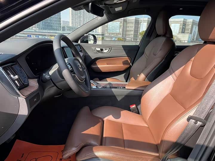 Фото 5 - Volvo XC60