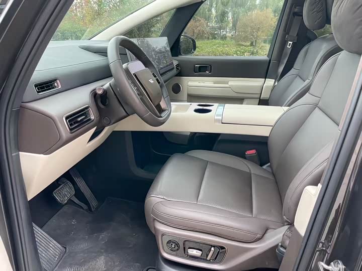 Фото 3 - LiXiang Mega