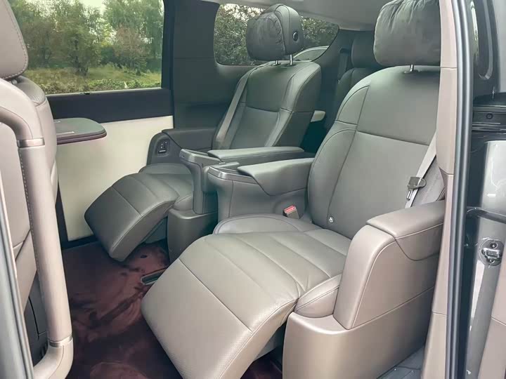 Фото 5 - LiXiang Mega