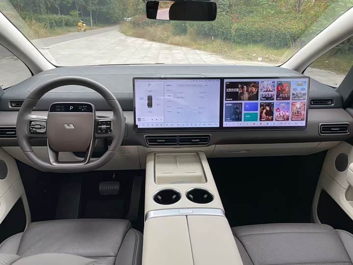 Фото 6 - LiXiang Mega