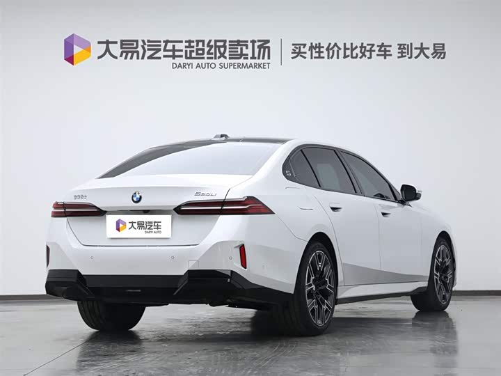 Фото 3 - BMW 5 Series