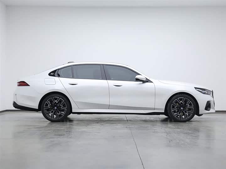 Фото 6 - BMW 5 Series