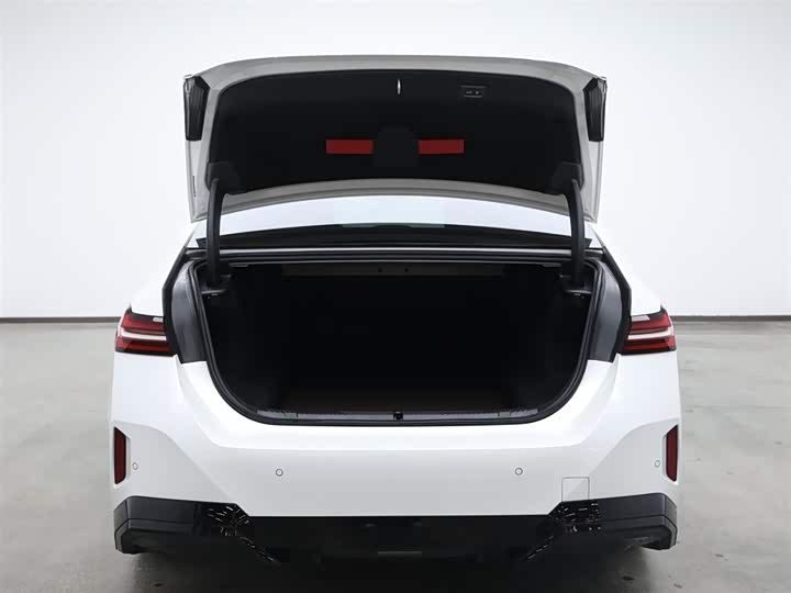 Фото 8 - BMW 5 Series