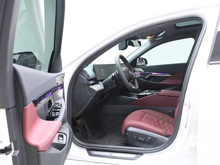 Фото 9 - BMW 5 Series