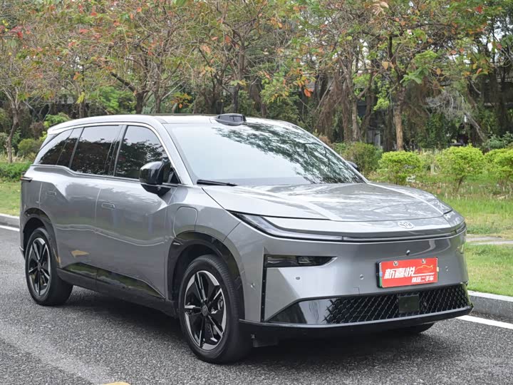 Фото 3 - Toyota bZ3X