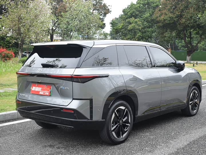 Фото 6 - Toyota bZ3X