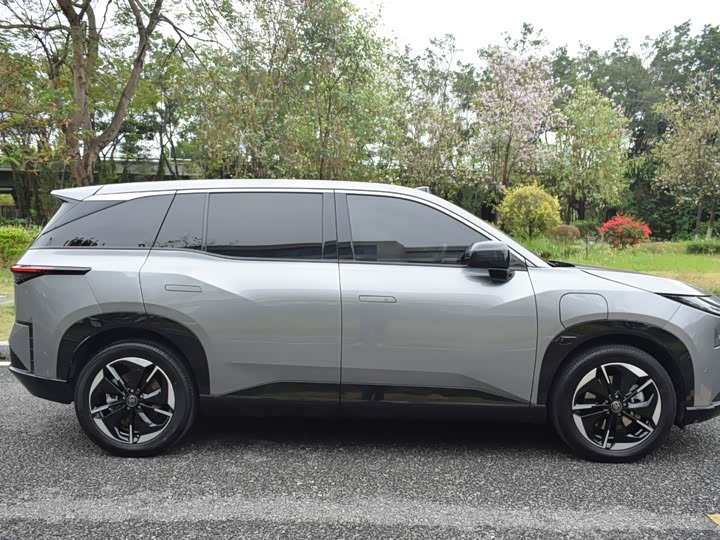 Фото 7 - Toyota bZ3X