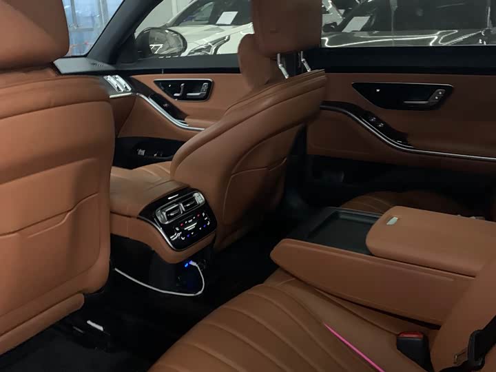 Photo 5 - Mercedes-Benz S-Class