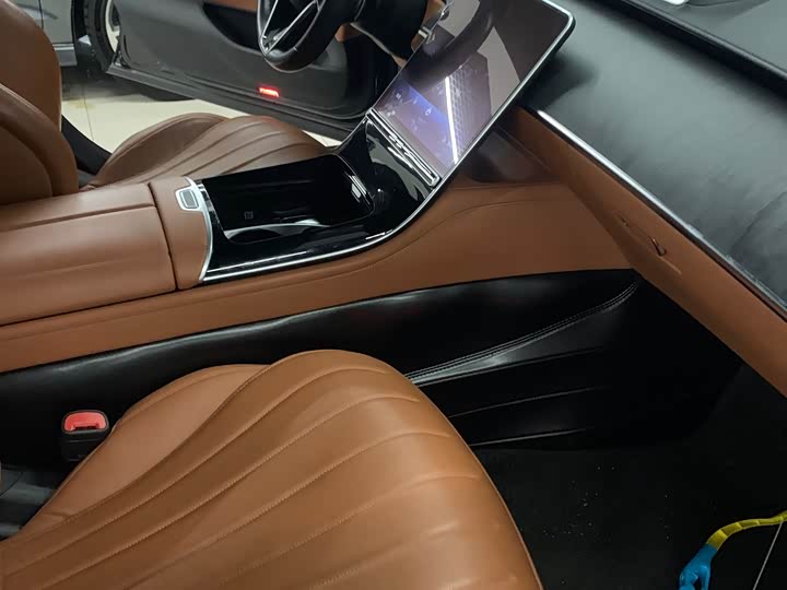 Photo 7 - Mercedes-Benz S-Class