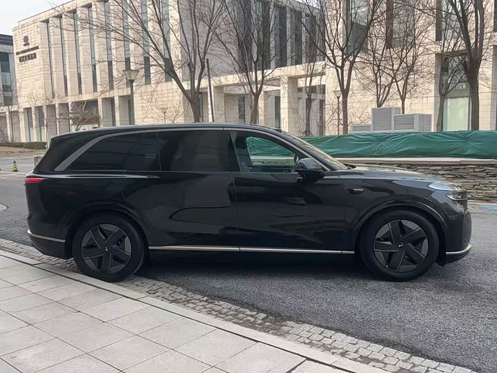 Фото 3 - Nio Onvo L90