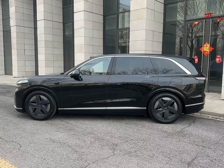 Фото 6 - Nio Onvo L90