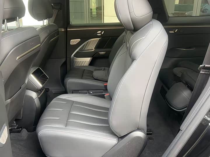 Фото 7 - Nio Onvo L90