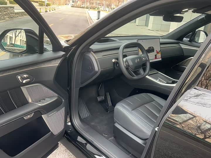 Фото 8 - Nio Onvo L90