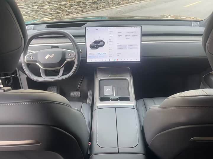 Фото 9 - Nio Onvo L90