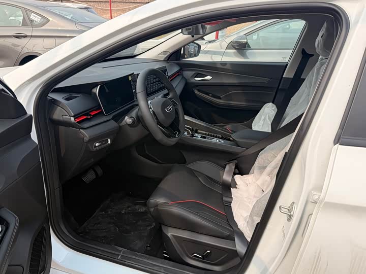 Фото 4 - Geely Binrui