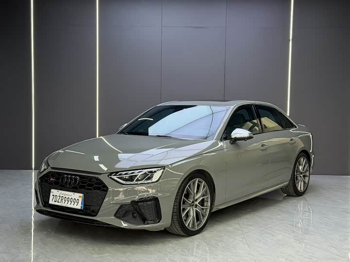 Фото 1 - Audi S4