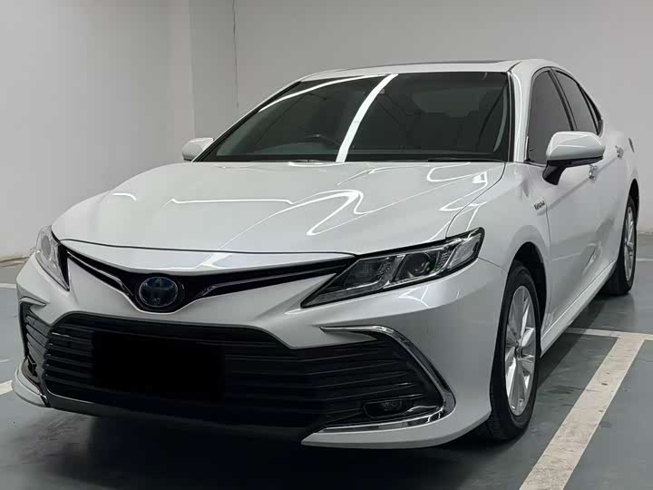 Фото 3 - Toyota Camry