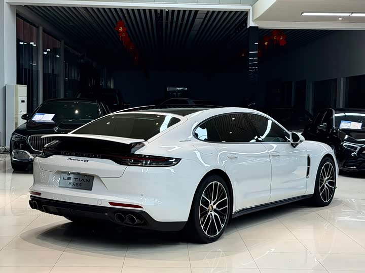 Фото 6 - Porsche Panamera