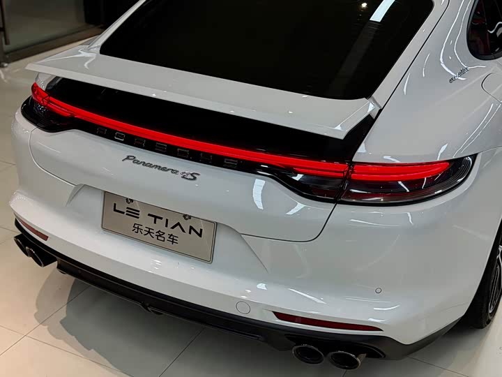 Фото 9 - Porsche Panamera