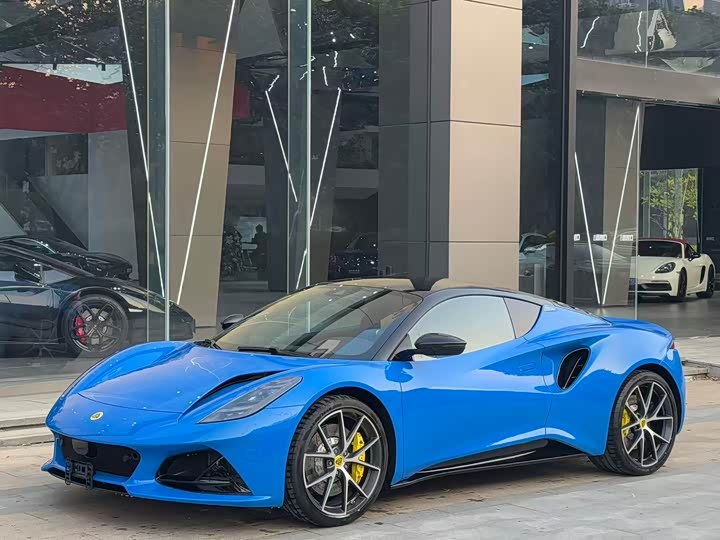 Фото 1 - Lotus Emira