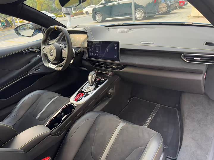 Фото 9 - Lotus Emira