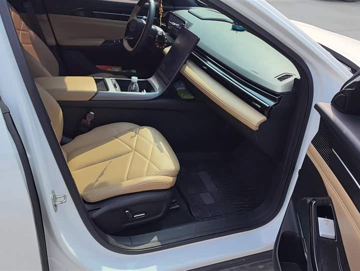 Фото 8 - Geely Galaxy L6