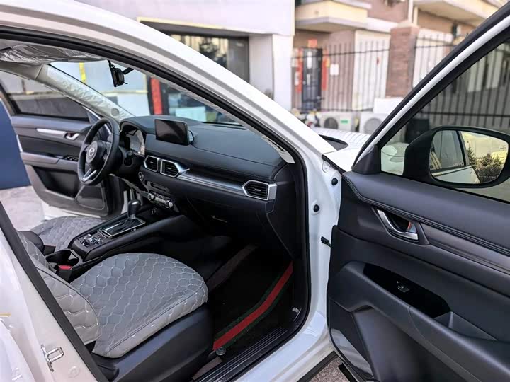 Photo 8 - Mazda CX-5