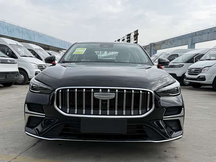 Фото 2 - Geely Emgrand