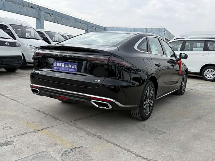 Фото 4 - Geely Emgrand