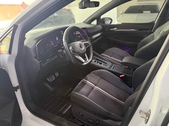 Фото 7 - Volkswagen Golf