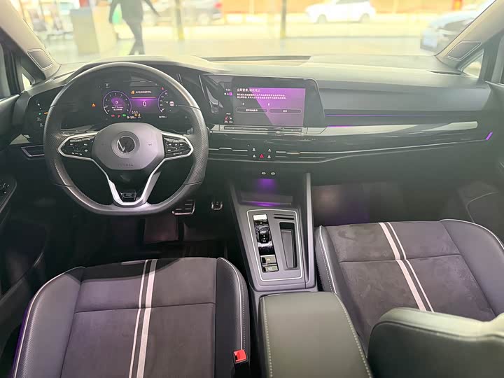 Фото 9 - Volkswagen Golf