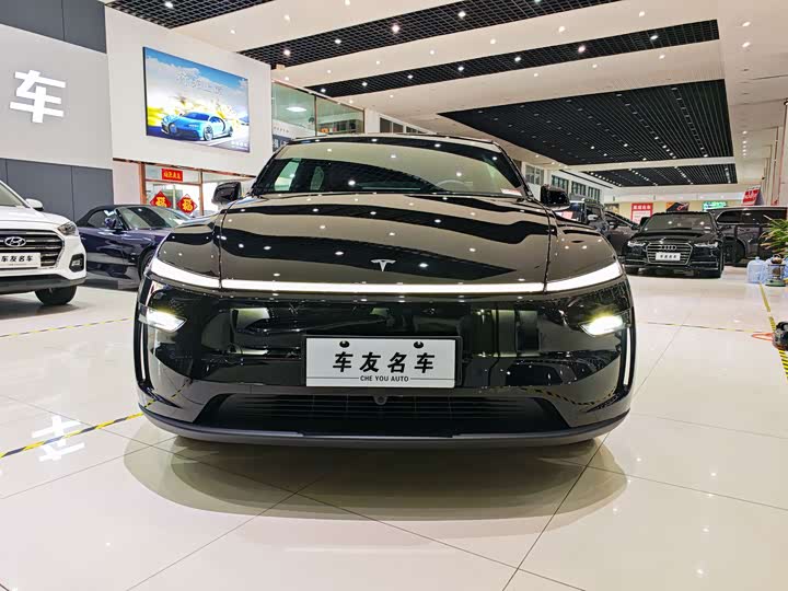 Фото 3 - Tesla Model Y