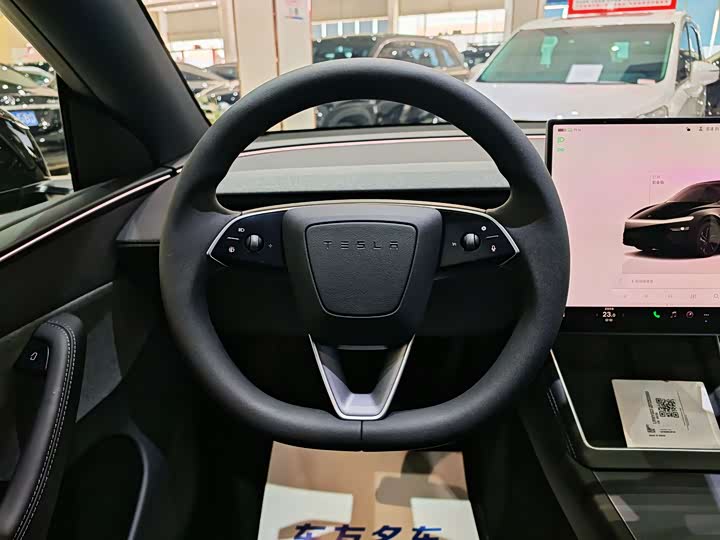 Фото 9 - Tesla Model Y