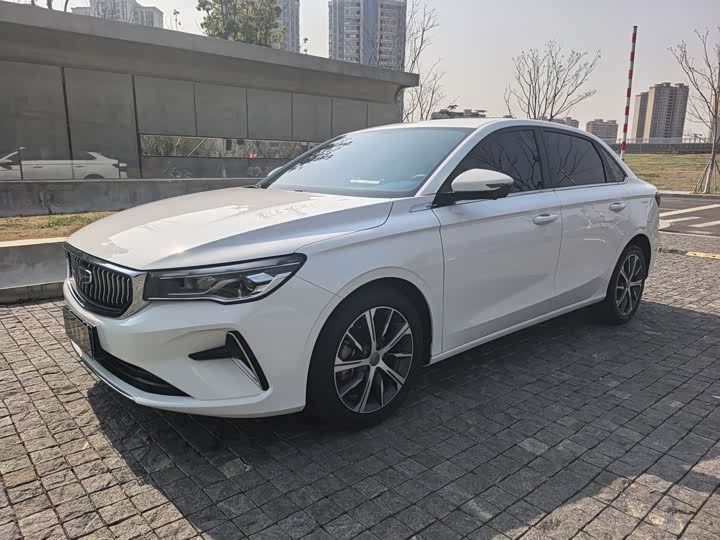 Фото 1 - Geely Emgrand