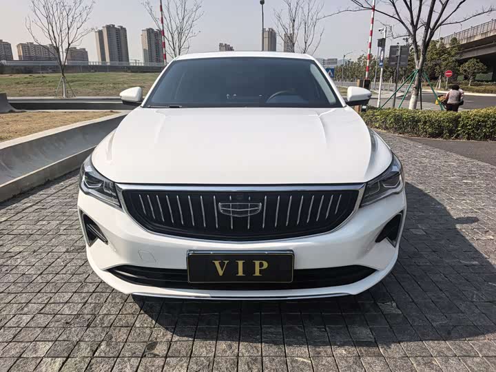 Фото 2 - Geely Emgrand