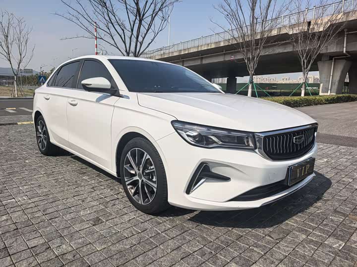 Фото 3 - Geely Emgrand