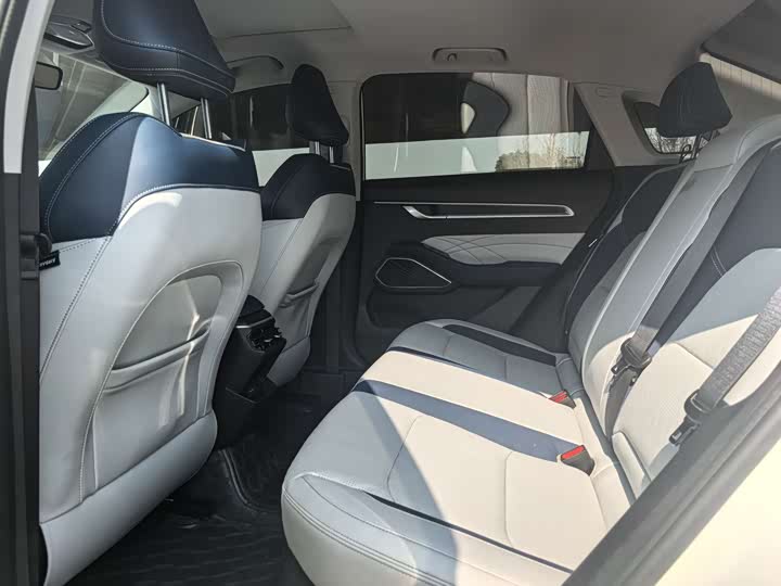 Фото 6 - Geely Emgrand