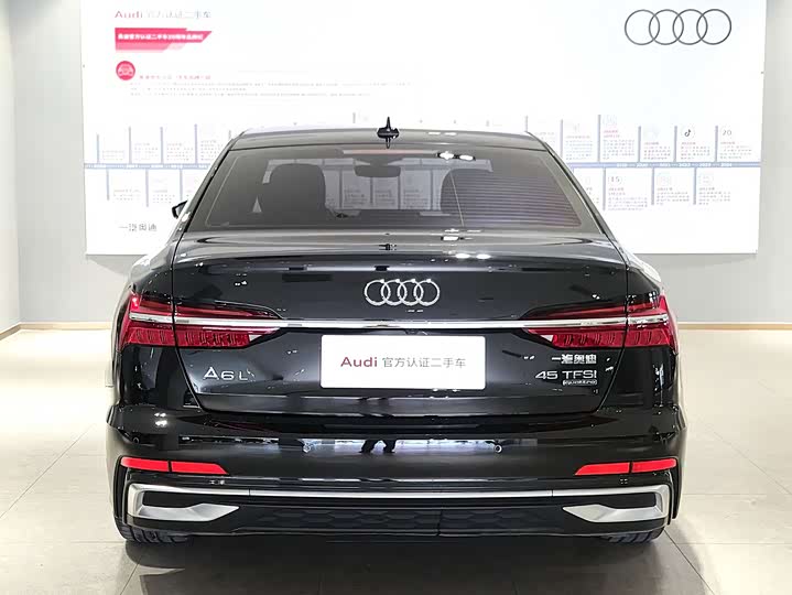 Фото 4 - Audi A6L