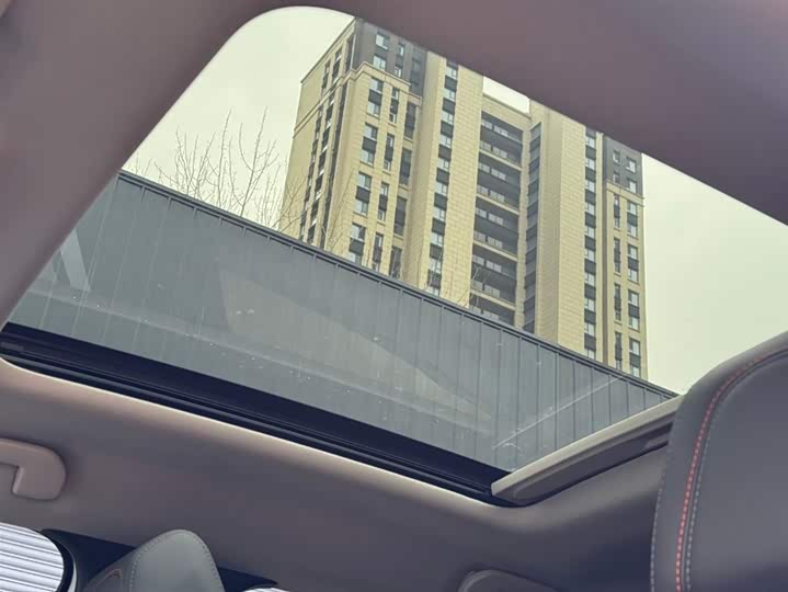 Photo 5 - Peugeot 2008