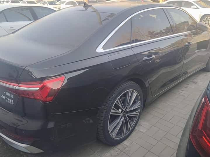 Фото 3 - Audi A6L