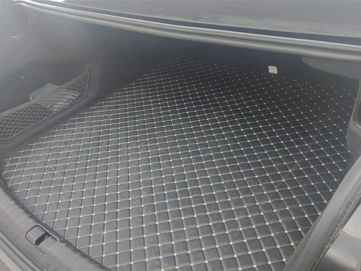 Фото 4 - Audi A6L