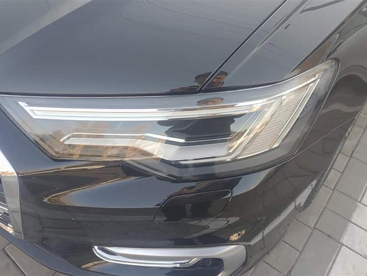 Фото 5 - Audi A6L