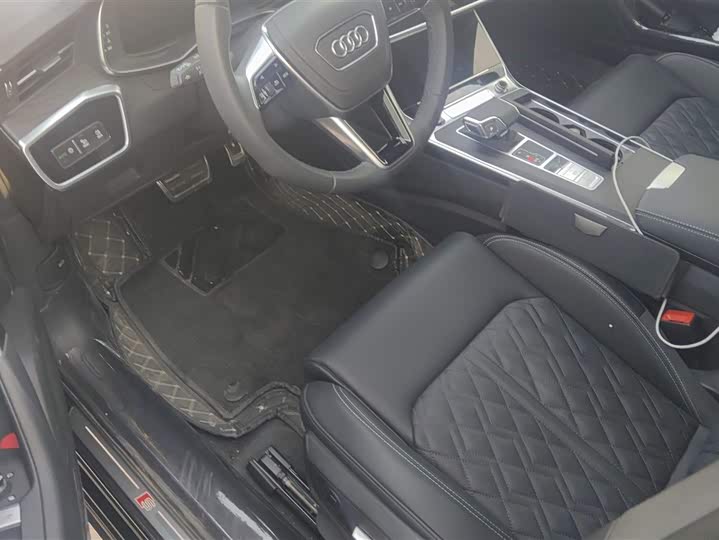 Фото 9 - Audi A6L