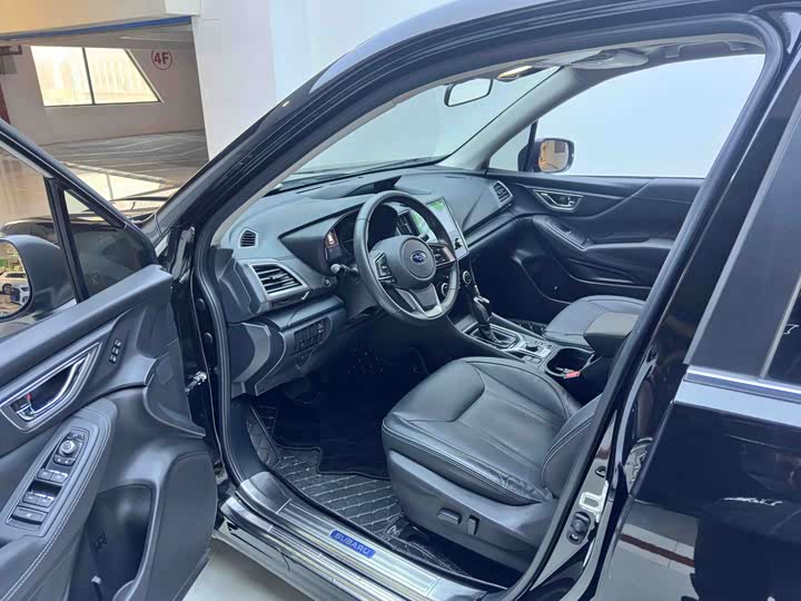 Фото 9 - Subaru Forester