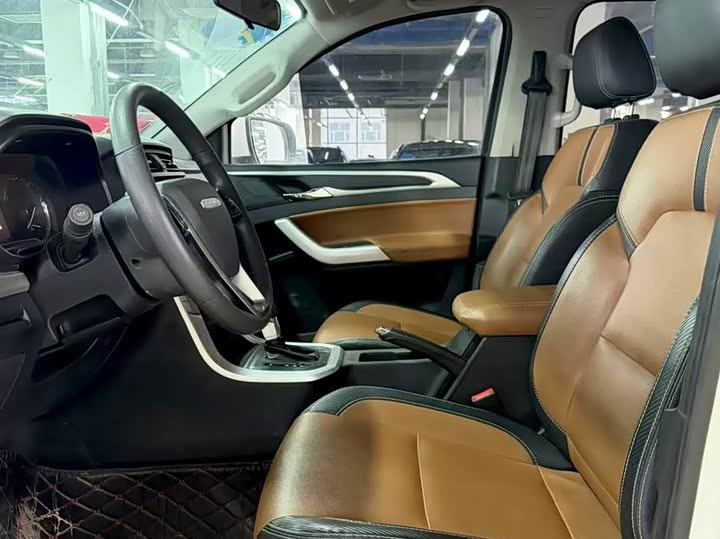 Фото 4 - Maxus T70