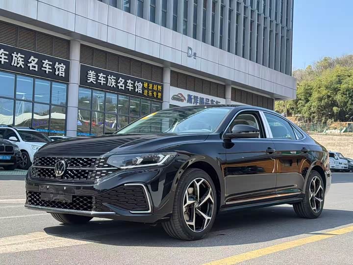 Фото 1 - Volkswagen Passat