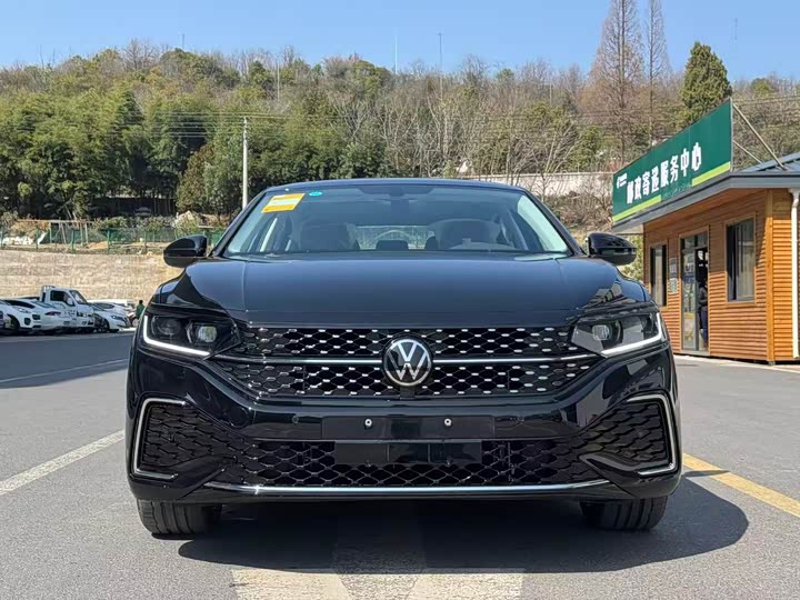 Фото 2 - Volkswagen Passat