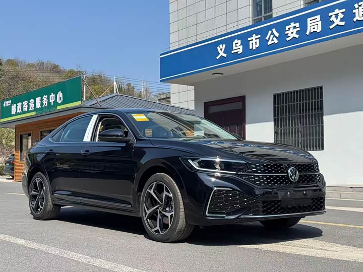 Фото 3 - Volkswagen Passat