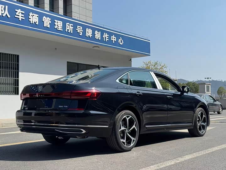 Фото 4 - Volkswagen Passat