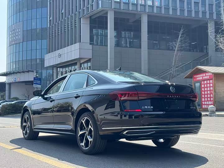 Фото 5 - Volkswagen Passat